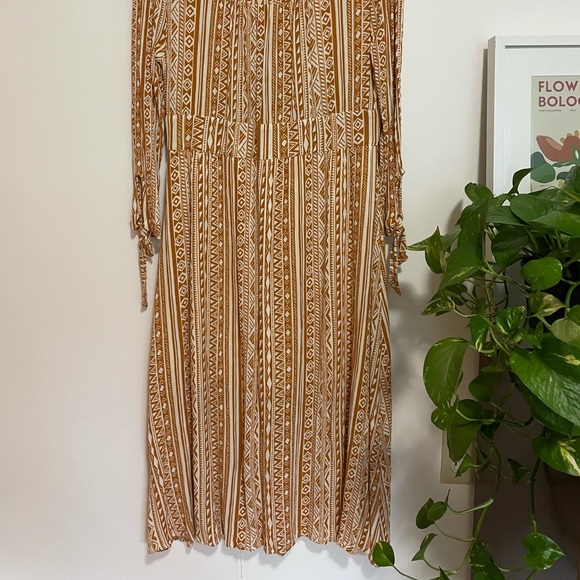 Mustard Aztec Print Maxi Dress - Picture 4 of 5